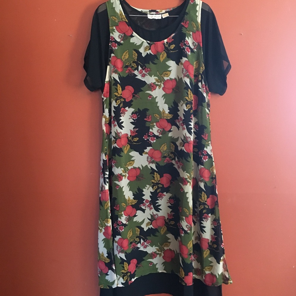 Floral short sleeve layered midi dress size 1x